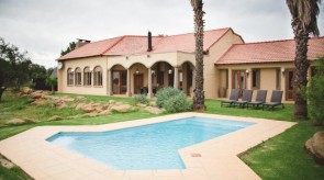 Makgoro Lodge Pool